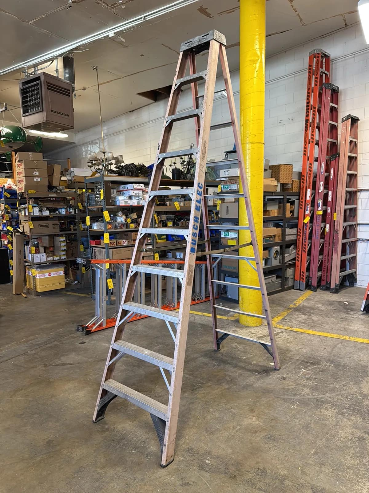 werner-10-fiberglass-ladder-6bc764