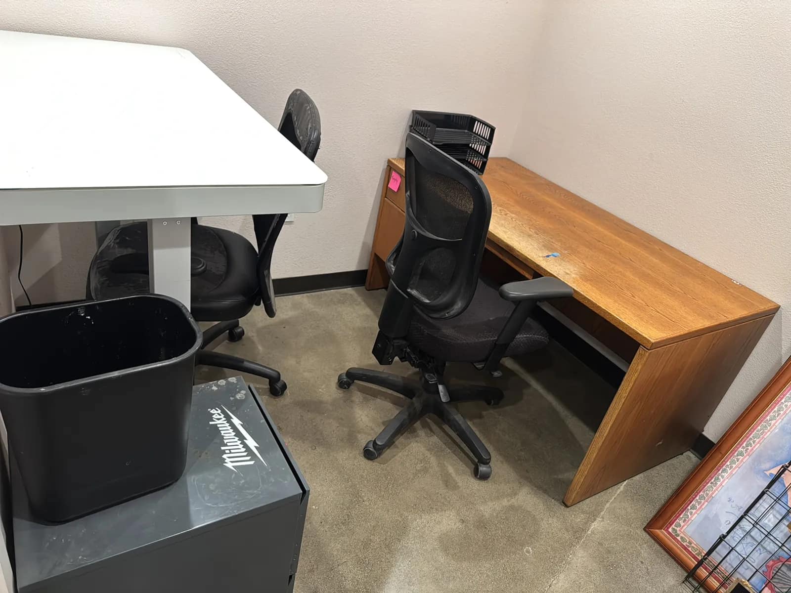 contents-of-room-desks-chairs-artwork-and-filing-cabinet-6d2c74