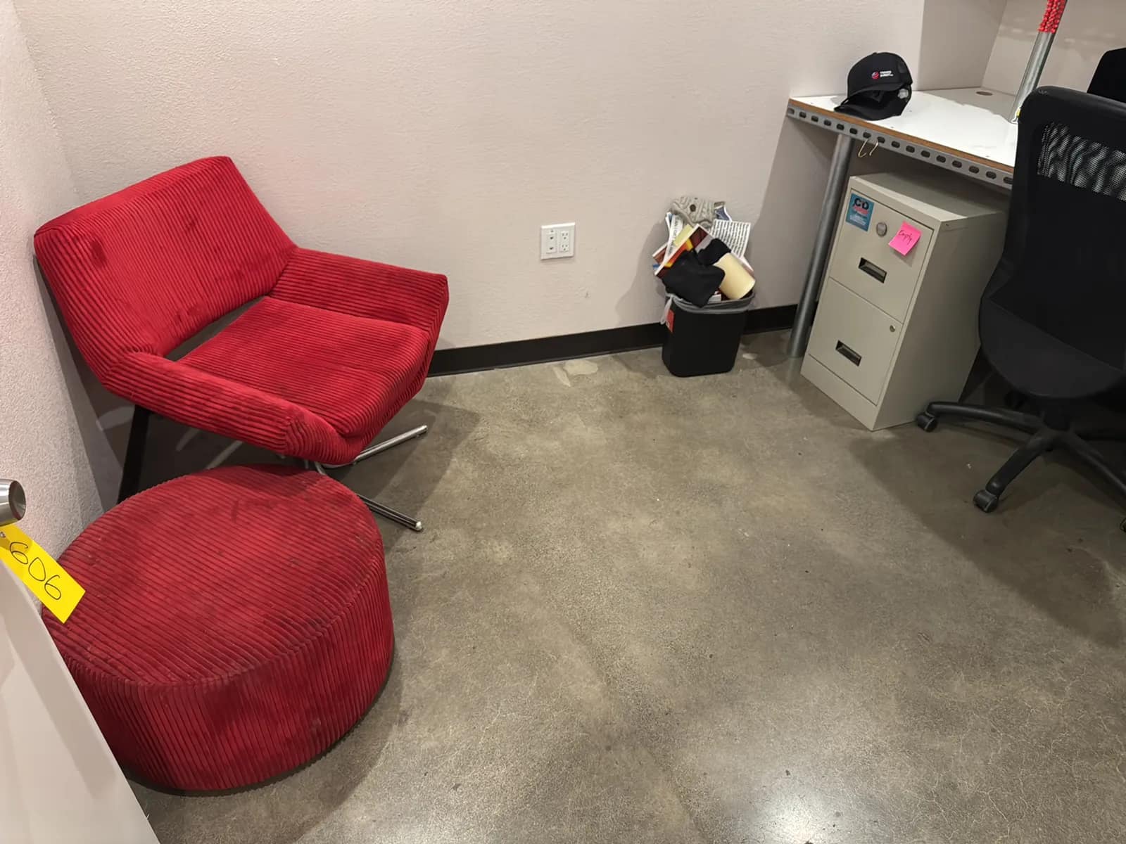 contents-of-room-desk-chairs-chair-and-ottoman-and-filing-cabinet-463db4
