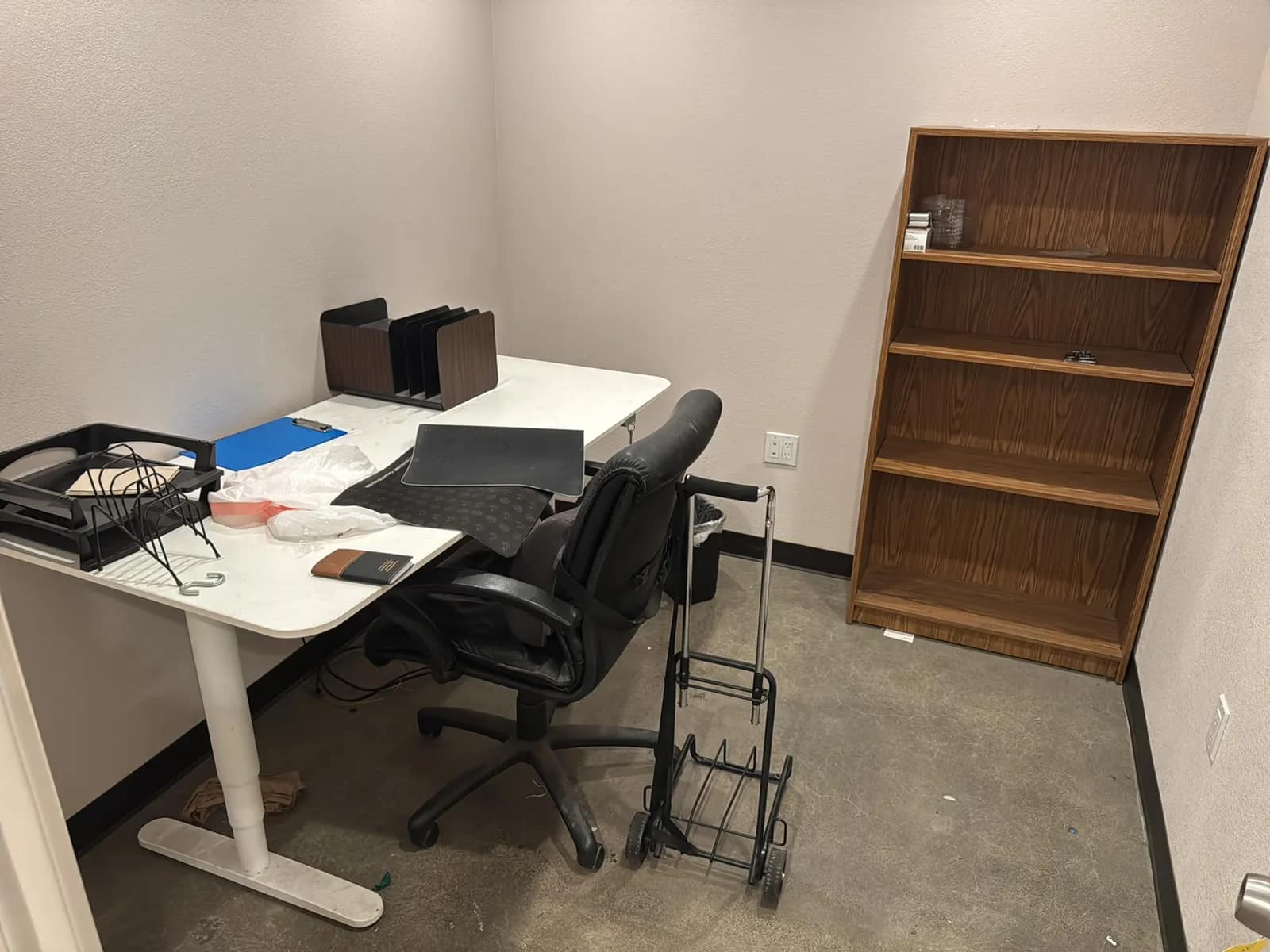 contents-of-room-desk-chair-dolly-and-shelving-unit-81839a
