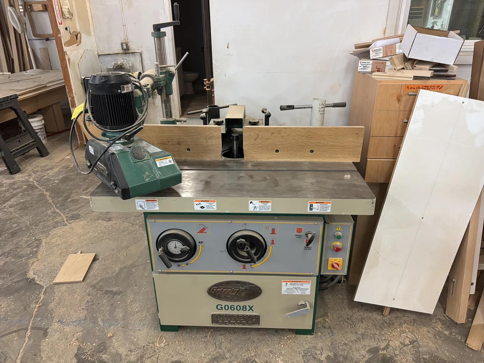 2017-grizzly-g0608x-extreme-series-tilting-spindle-shaper-mufxa7yg