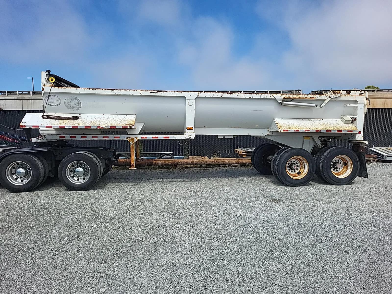2006-construction-trailer-specialist-inc-model-hrd28-end-dump-trailer-mu7hnaw6