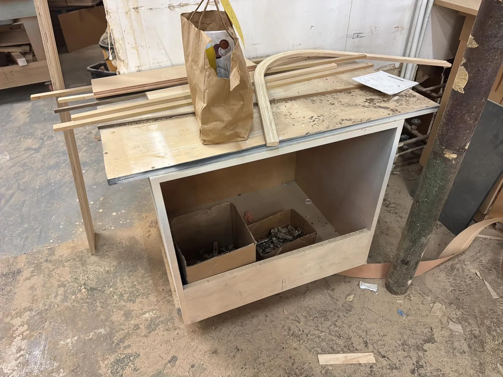 custom-rolling-wood-table-mug5abrp