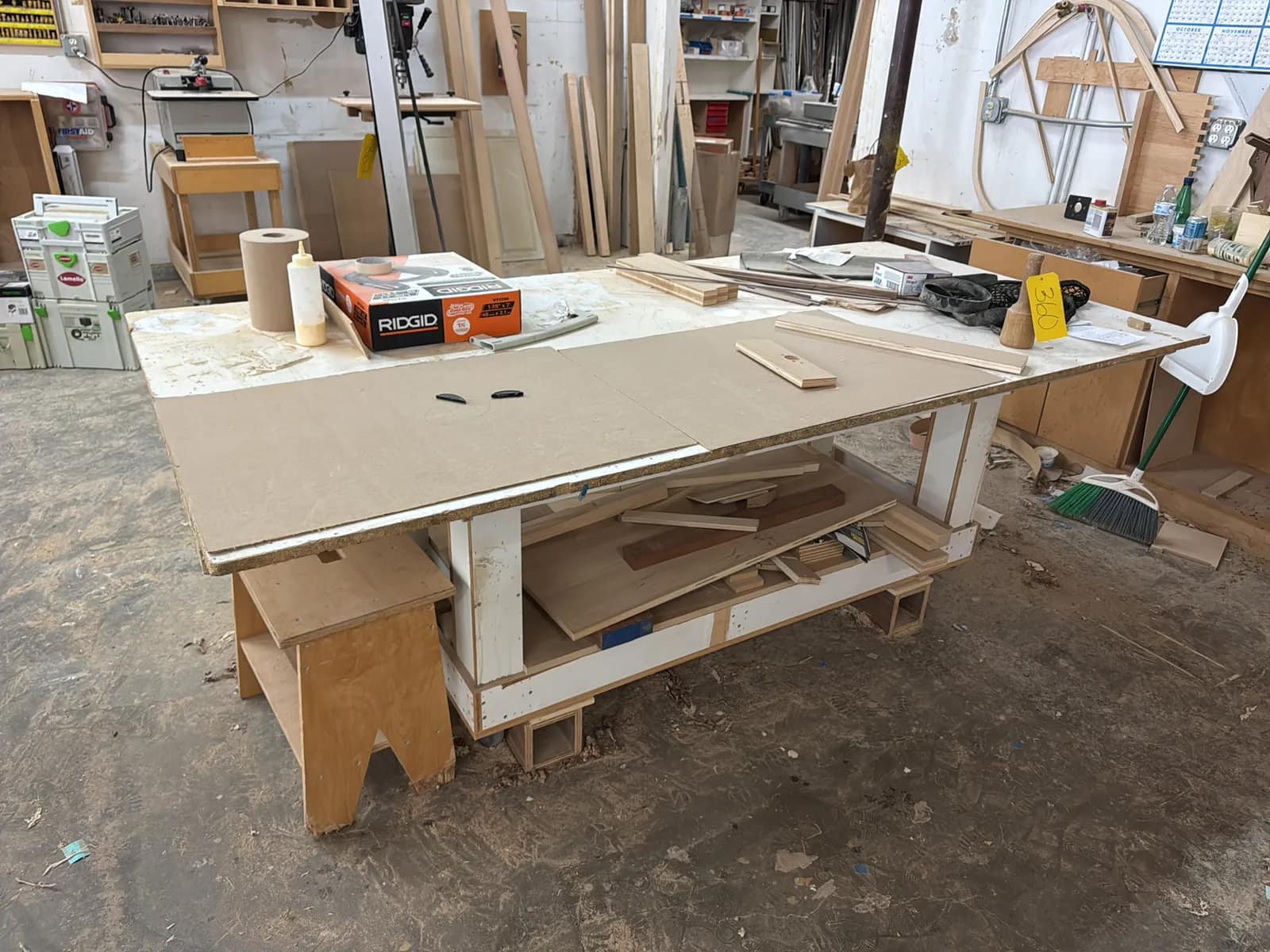 8-custom-table-bb71a2