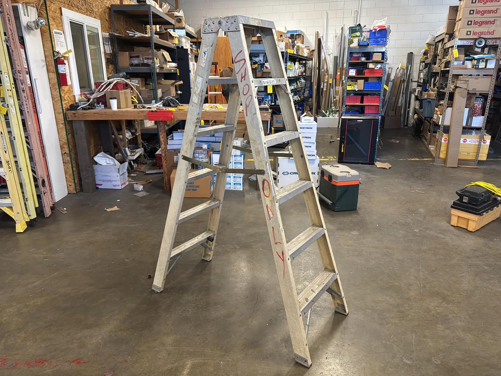 6-folding-ladder-d6bbfc
