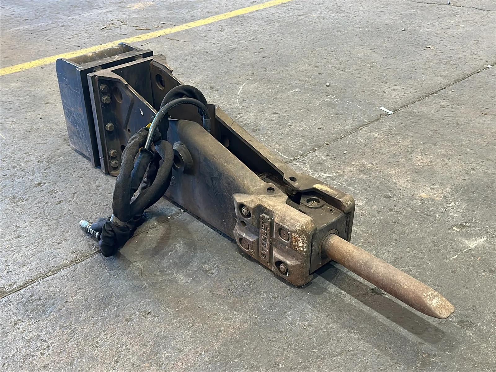stanley-hydraulic-breaker-attachment-for-excavator-mu6avnik
