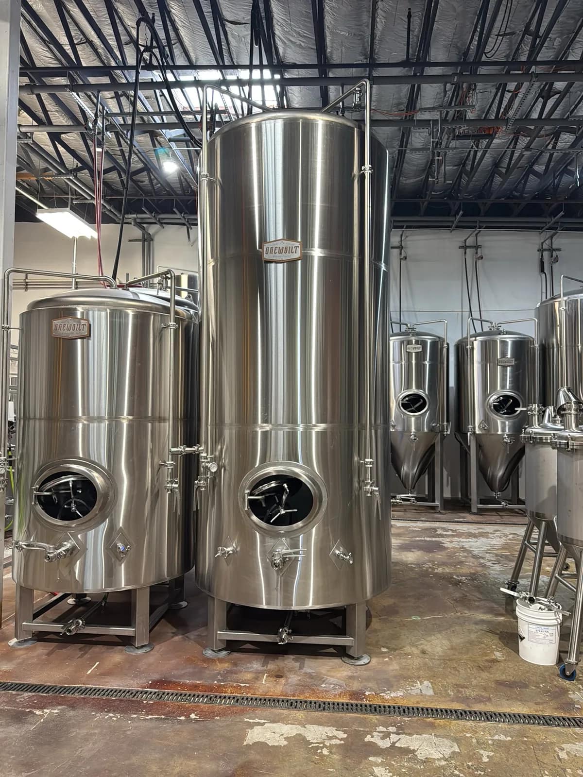 2022-brewbilt-40-bbl-stainless-steel-jacketed-brite-tank-mugh2s0w