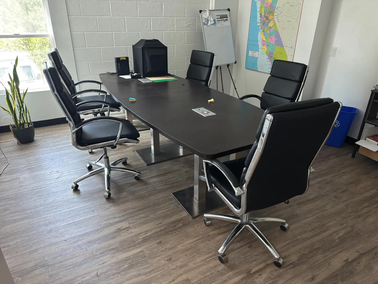 conference-table-and-5-chairs-contents-not-included-mubofn6a