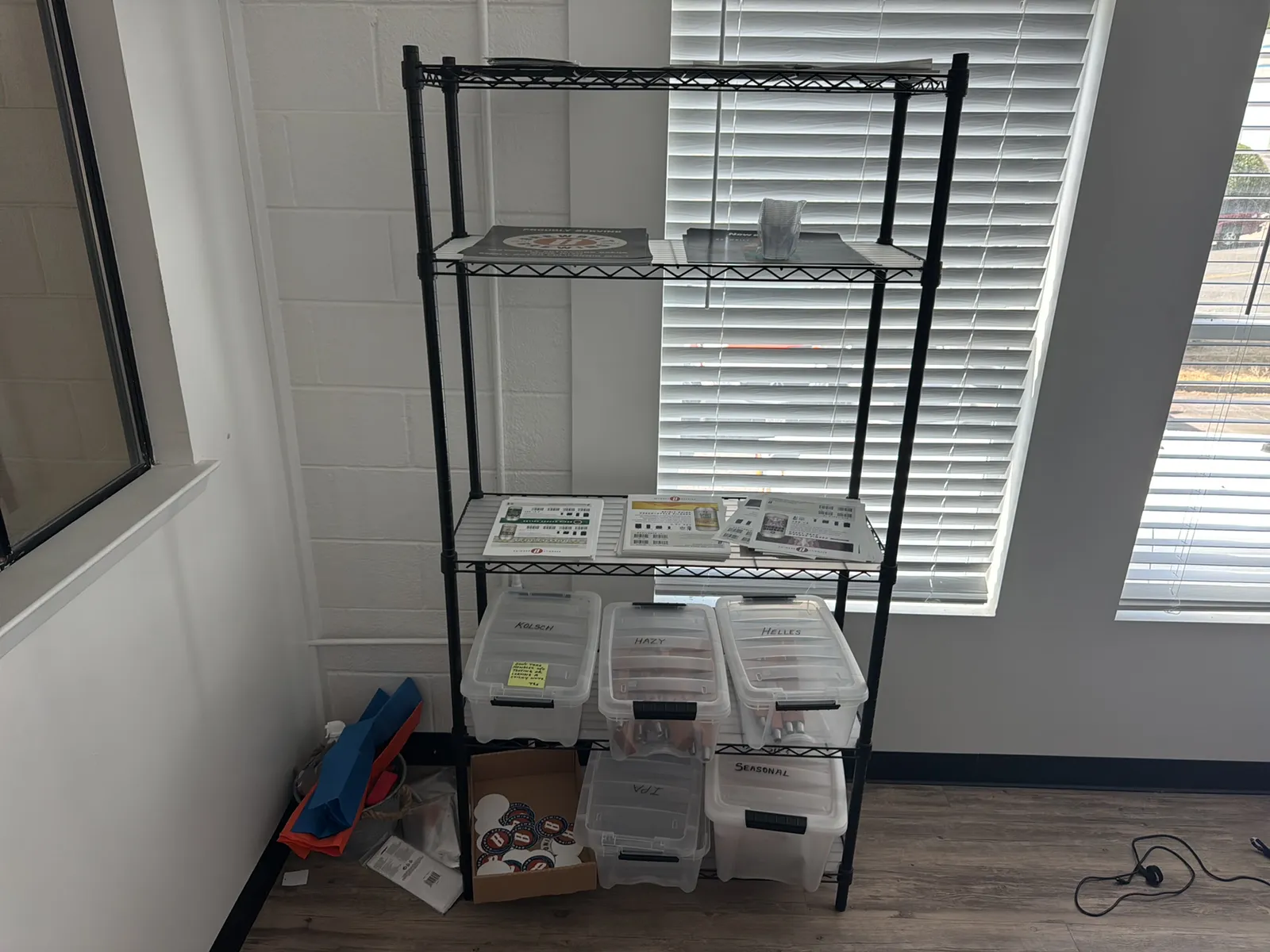 wire-shelving-unit-contents-not-included-mugg69l0