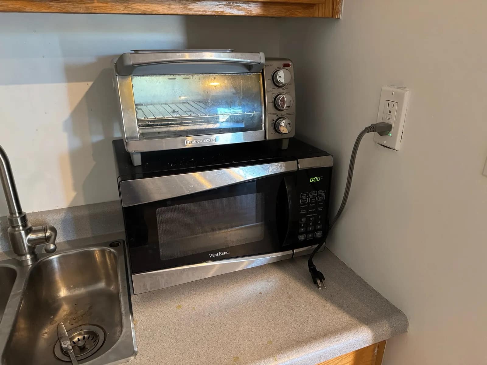 microwave-and-toaster-oven-a0302f