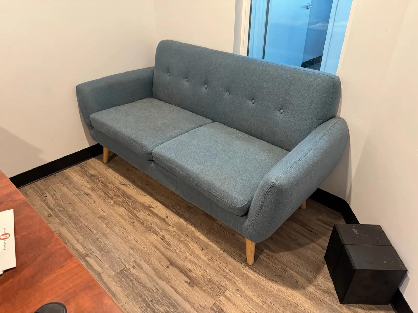 couch-f91660