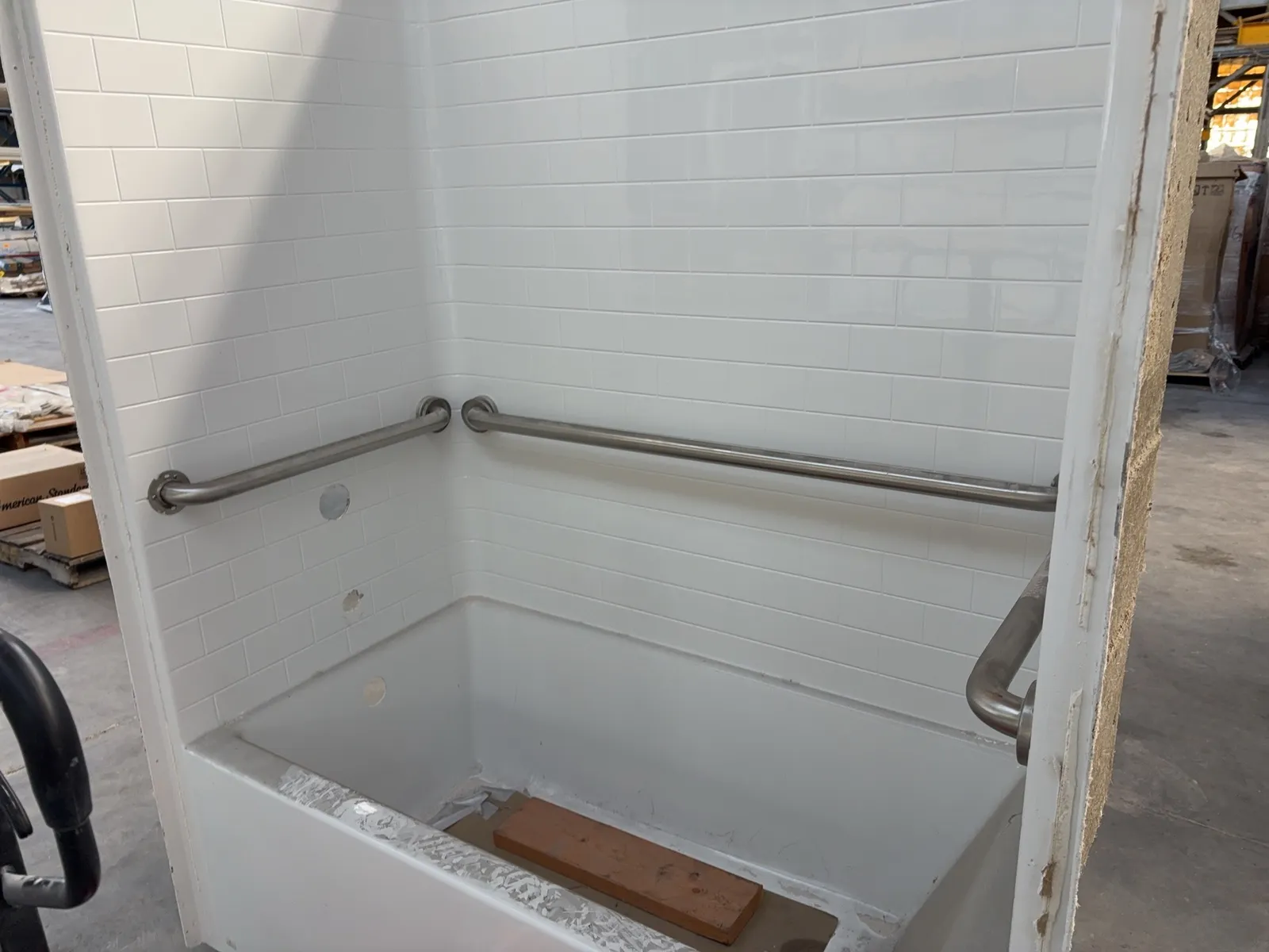 1-left-handed-tubshower-6032-mufrnnx5