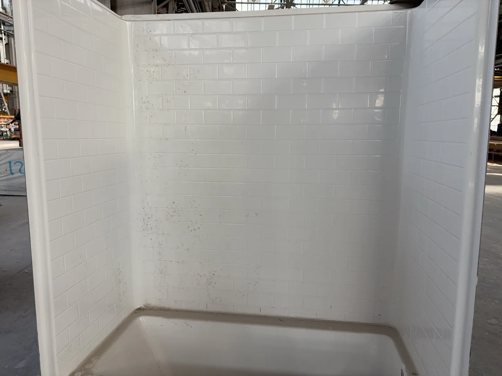1-right-handed-tubshower-6030-mufrntu4