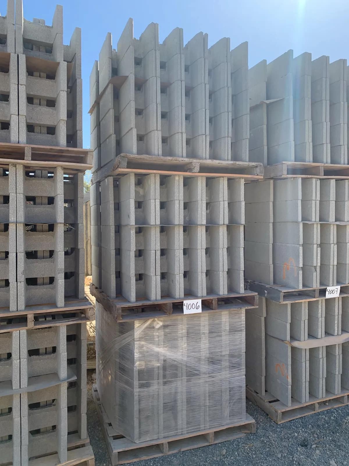 (3) Pallets 8x8x16 Double Open End Bond Beam Gray, photo 2 of 3