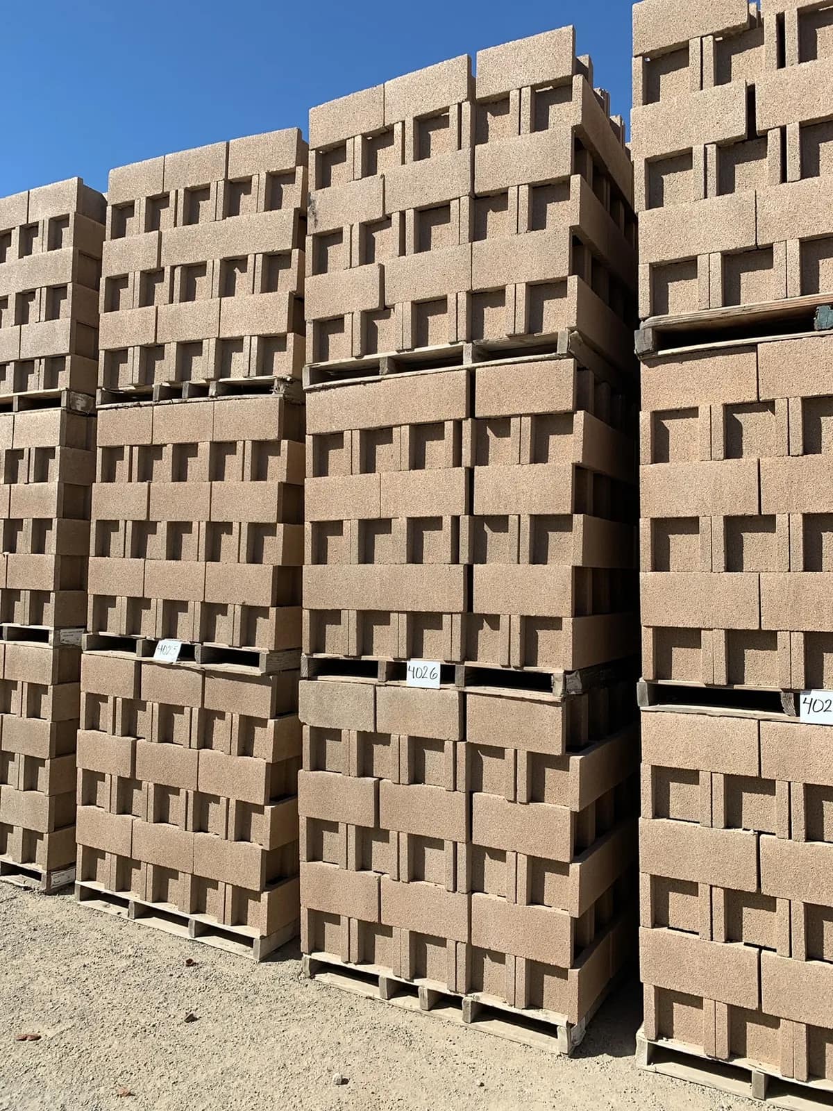(3) Pallets 10x8x16 H Block Tan, photo 3 of 3