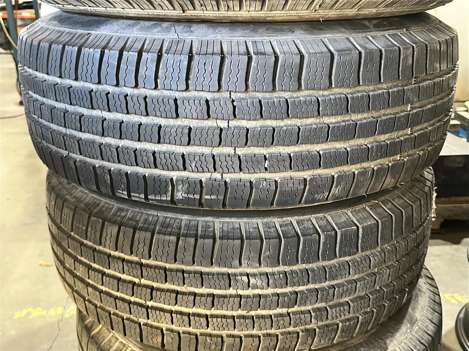 (4) Michelin LT265/75R16 Tires With Ford Hubcaps, photo 3 of 5