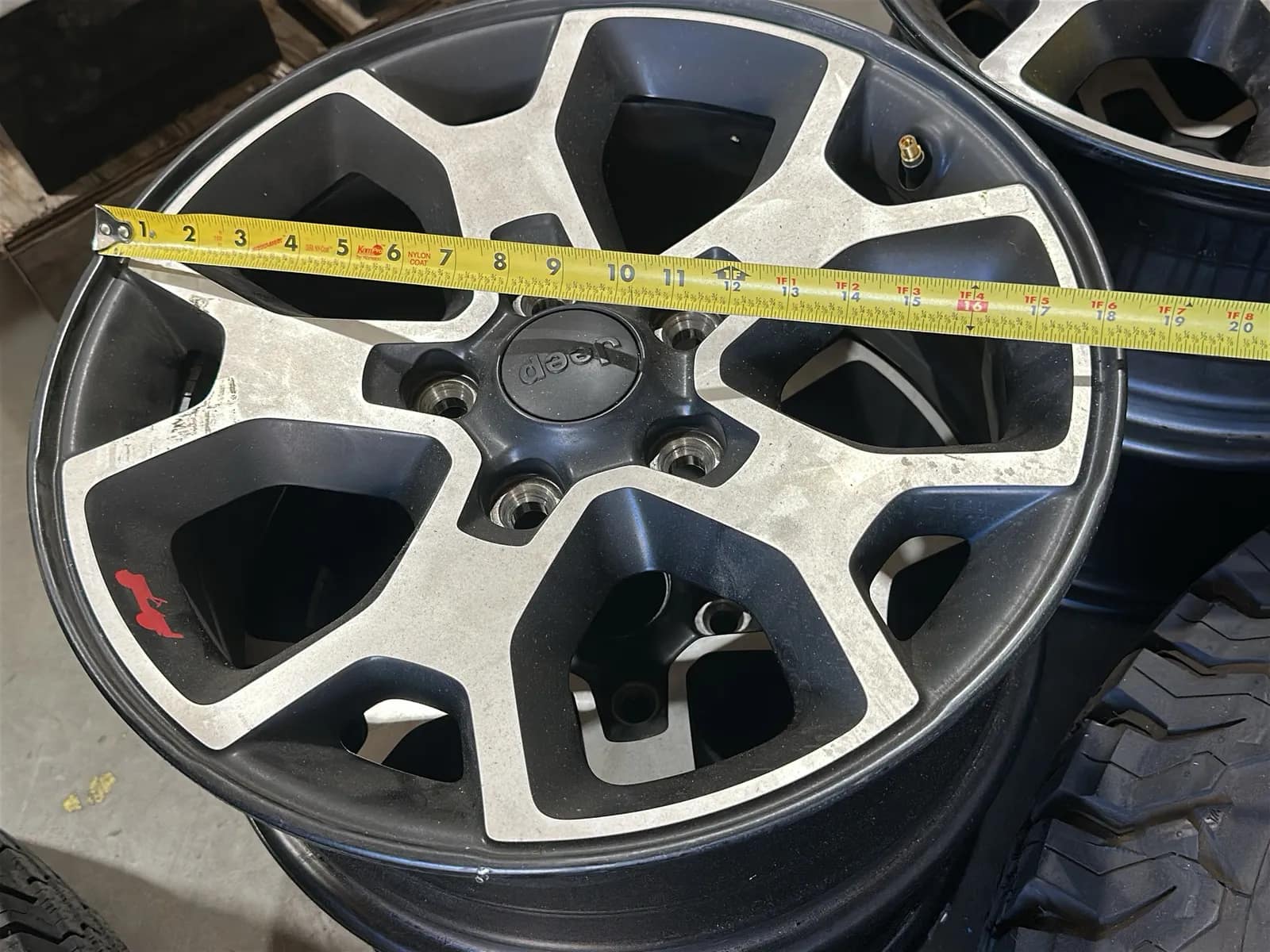 (5) Jeep Rims And (1) BFGoodrich 285/70R17 Tire, photo 6 of 7