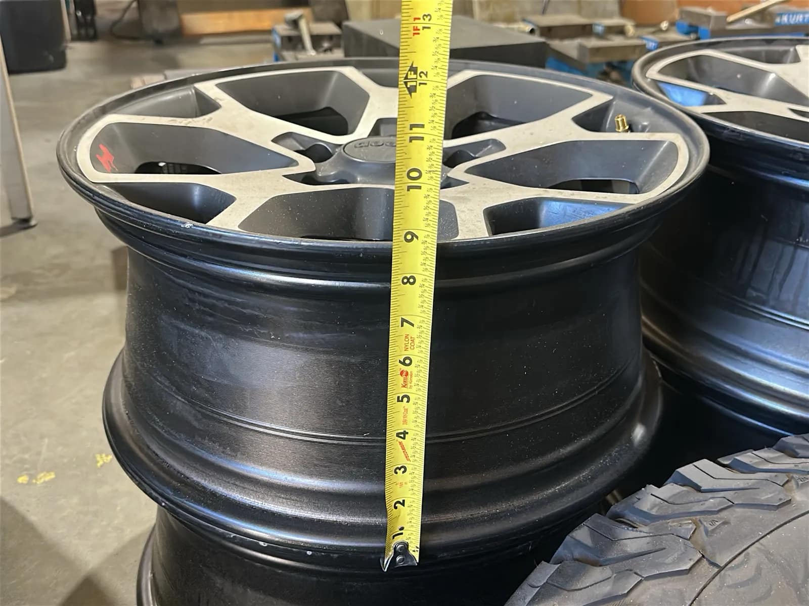 (5) Jeep Rims And (1) BFGoodrich 285/70R17 Tire, photo 7 of 7