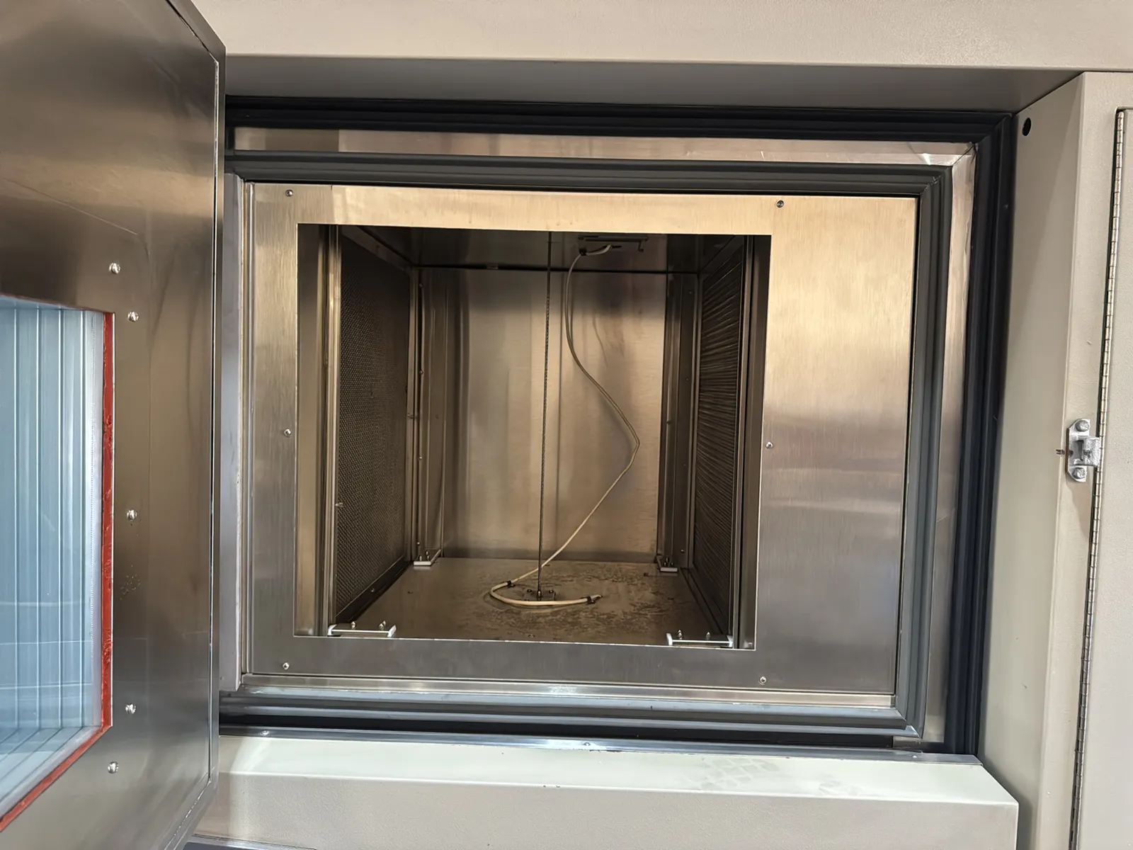 CSZ Temperature Cycling Chamber, photo 11 of 38