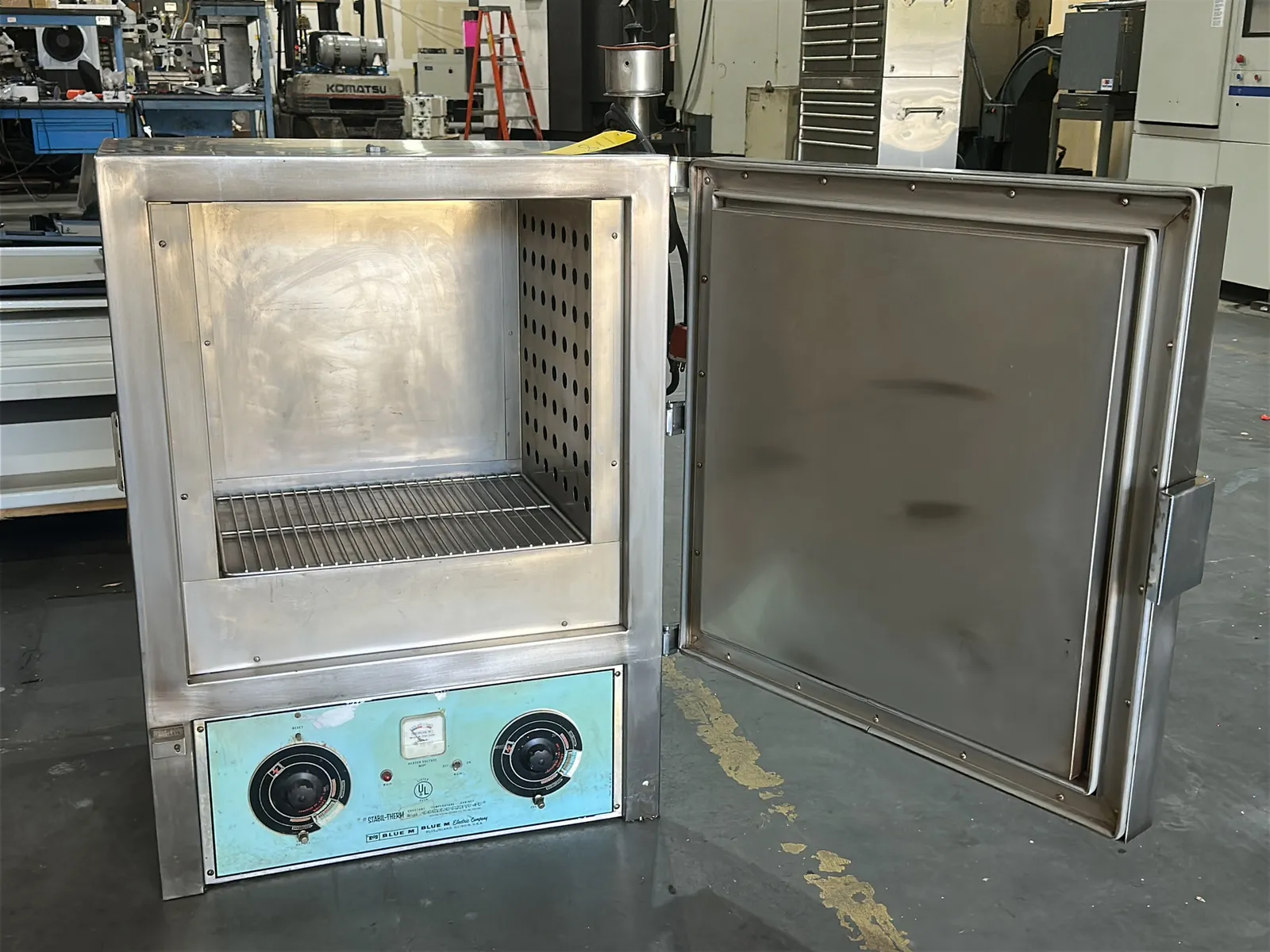 Blue M OV-510A-2 Stabil-Therm Temperature Cabinet, photo 5 of 8