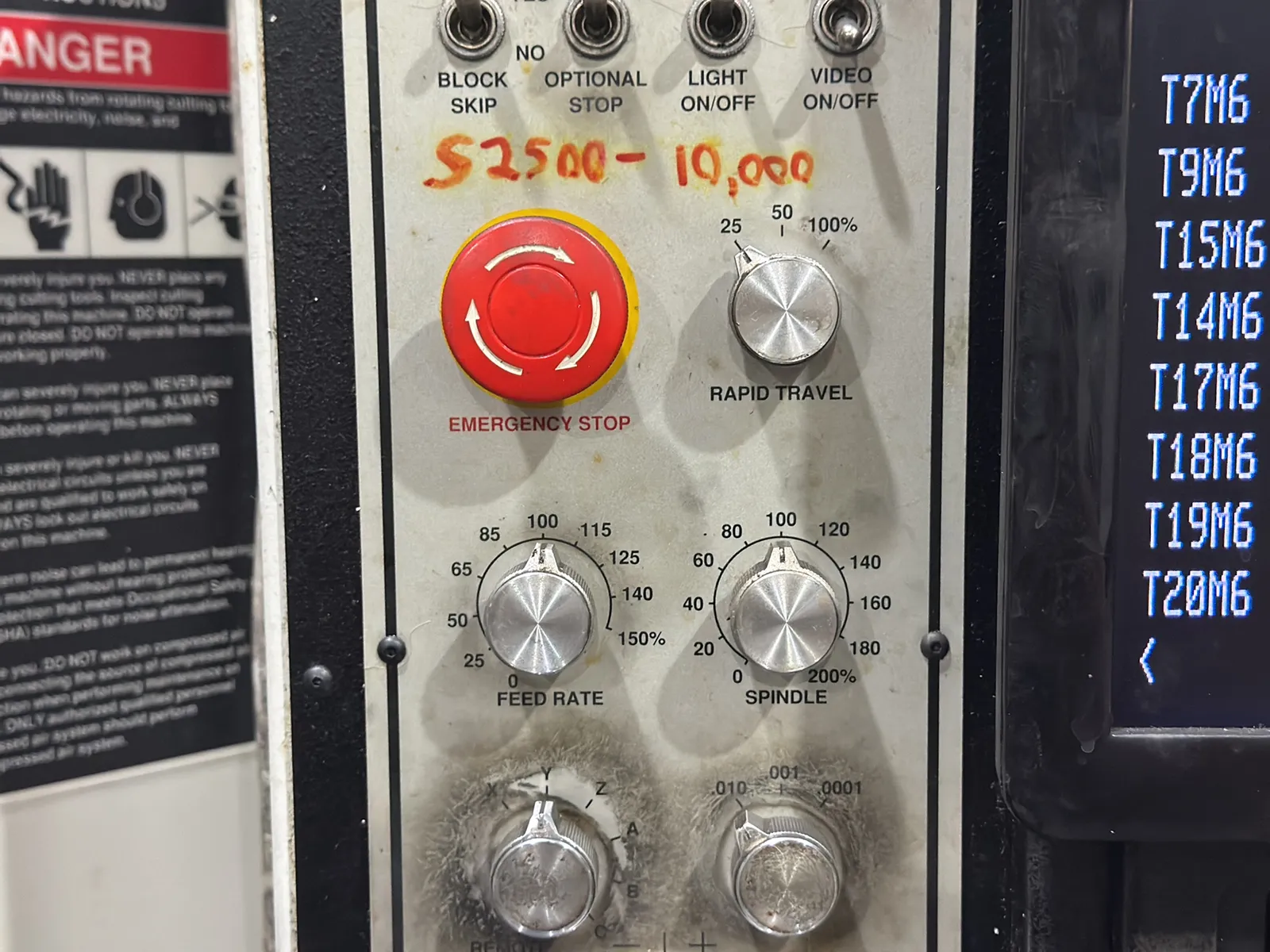 Fadal VMC4020 CNC Vertical Machining Center, photo 15 of 47