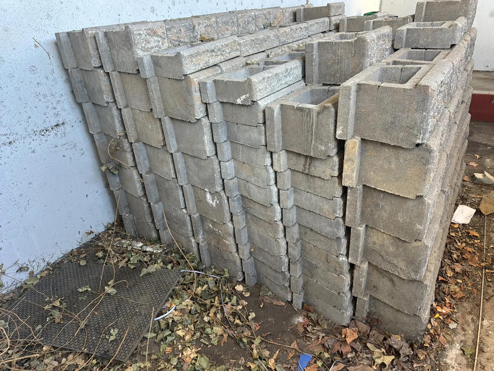 Bulk Lot: Allan Blocks, photo 20 of 22