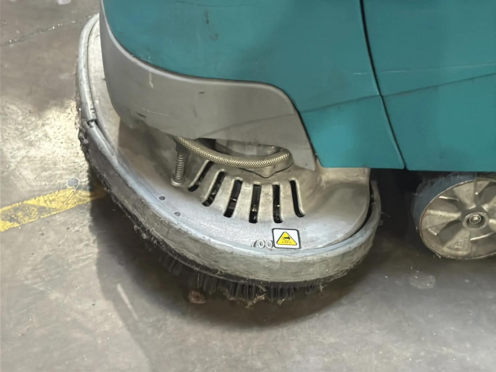 Tennant T5 Floor Cleaner, photo 5 of 15