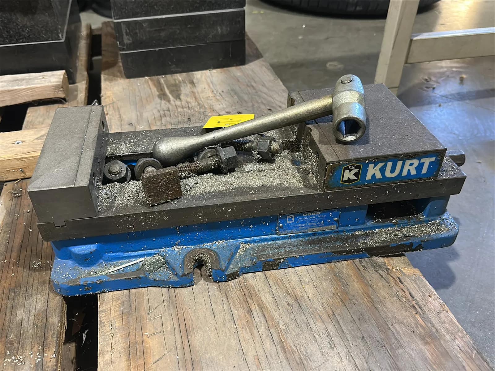 kurt-anglock-vise-mun1g7ta