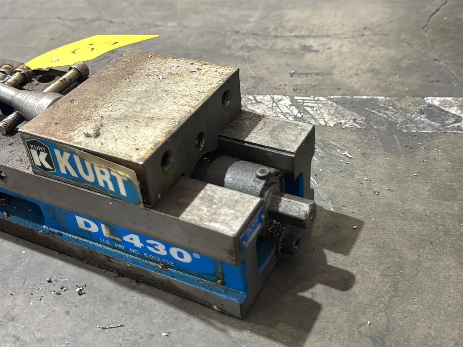 Kurt DL430 4” Vise, photo 6 of 7