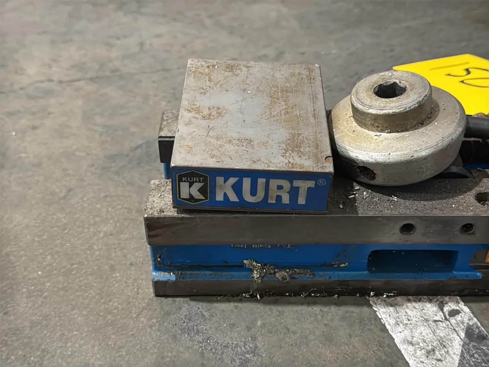 Kurt DL430 4” Vise, photo 4 of 7