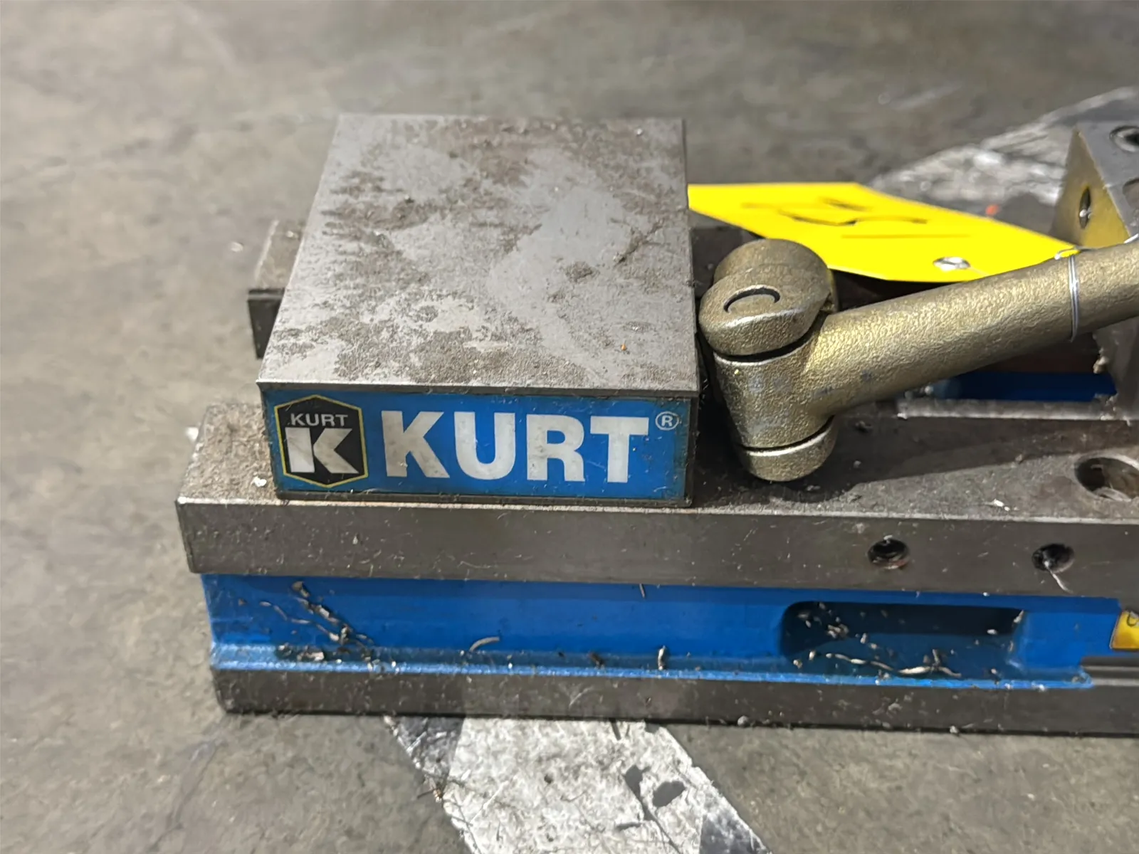 Kurt 4” Machinist Vise, photo 4 of 5