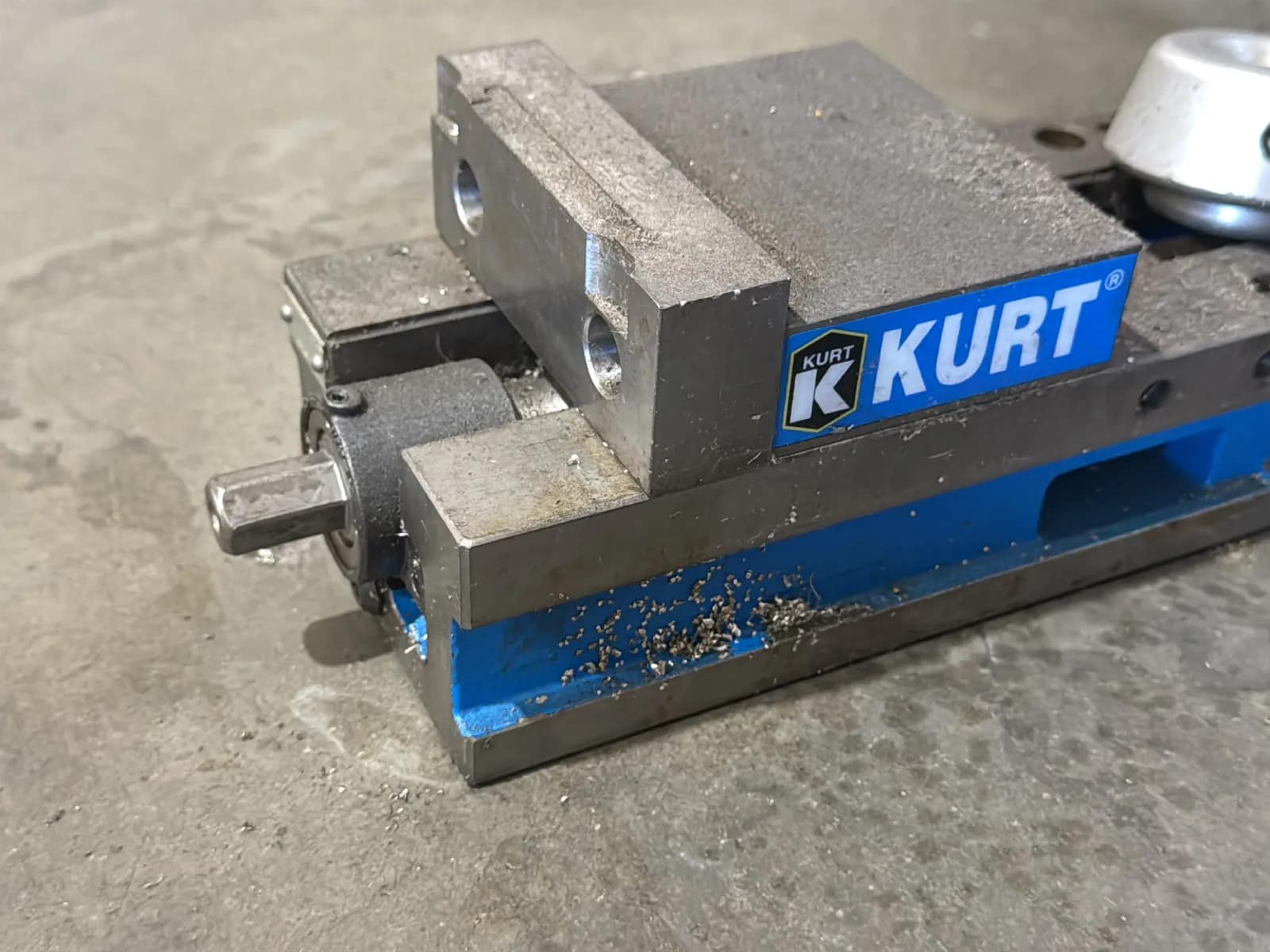 Kurt 4” Machinist Vise, photo 4 of 6