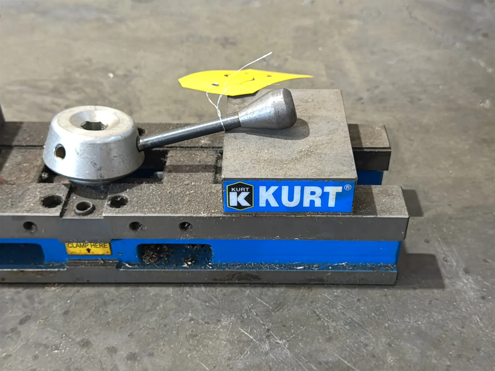 Kurt 4” Machinist Vise, photo 2 of 6