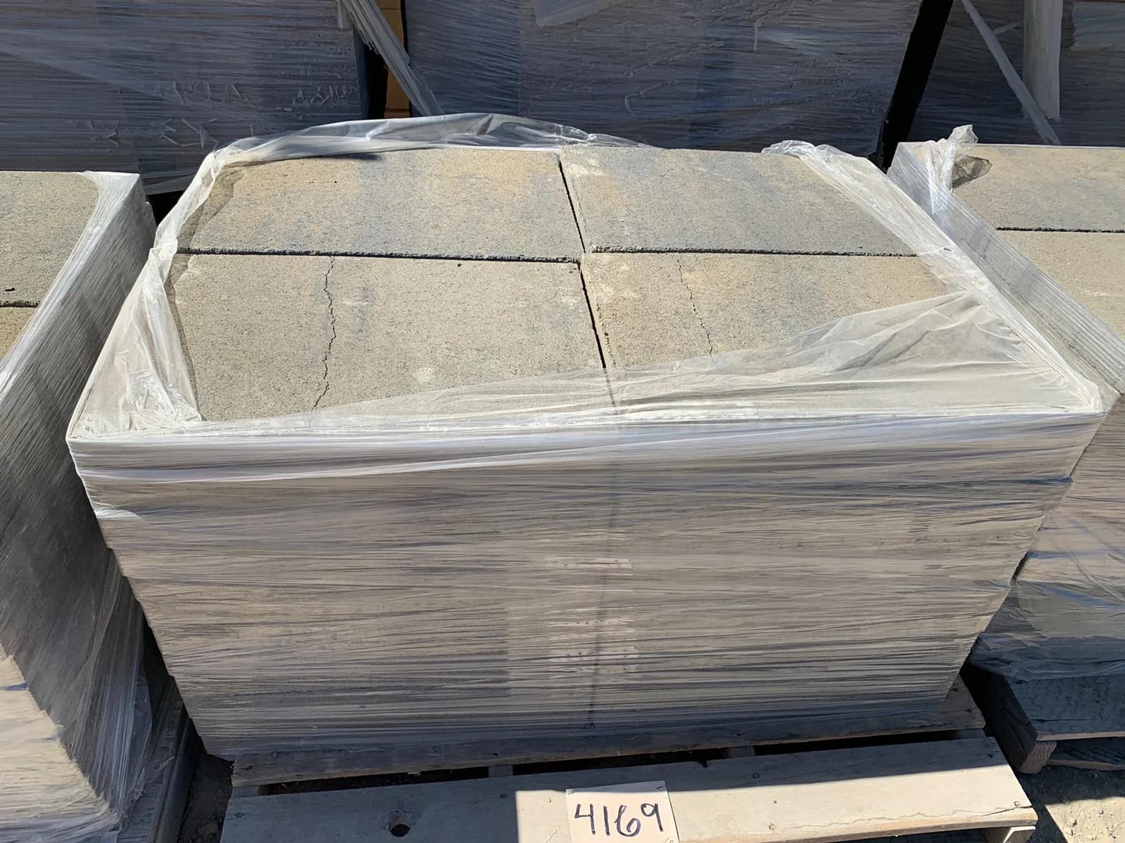 (1) Pallet Of Metro Stone Tahoe Blend Grande Pavers, photo 2 of 3