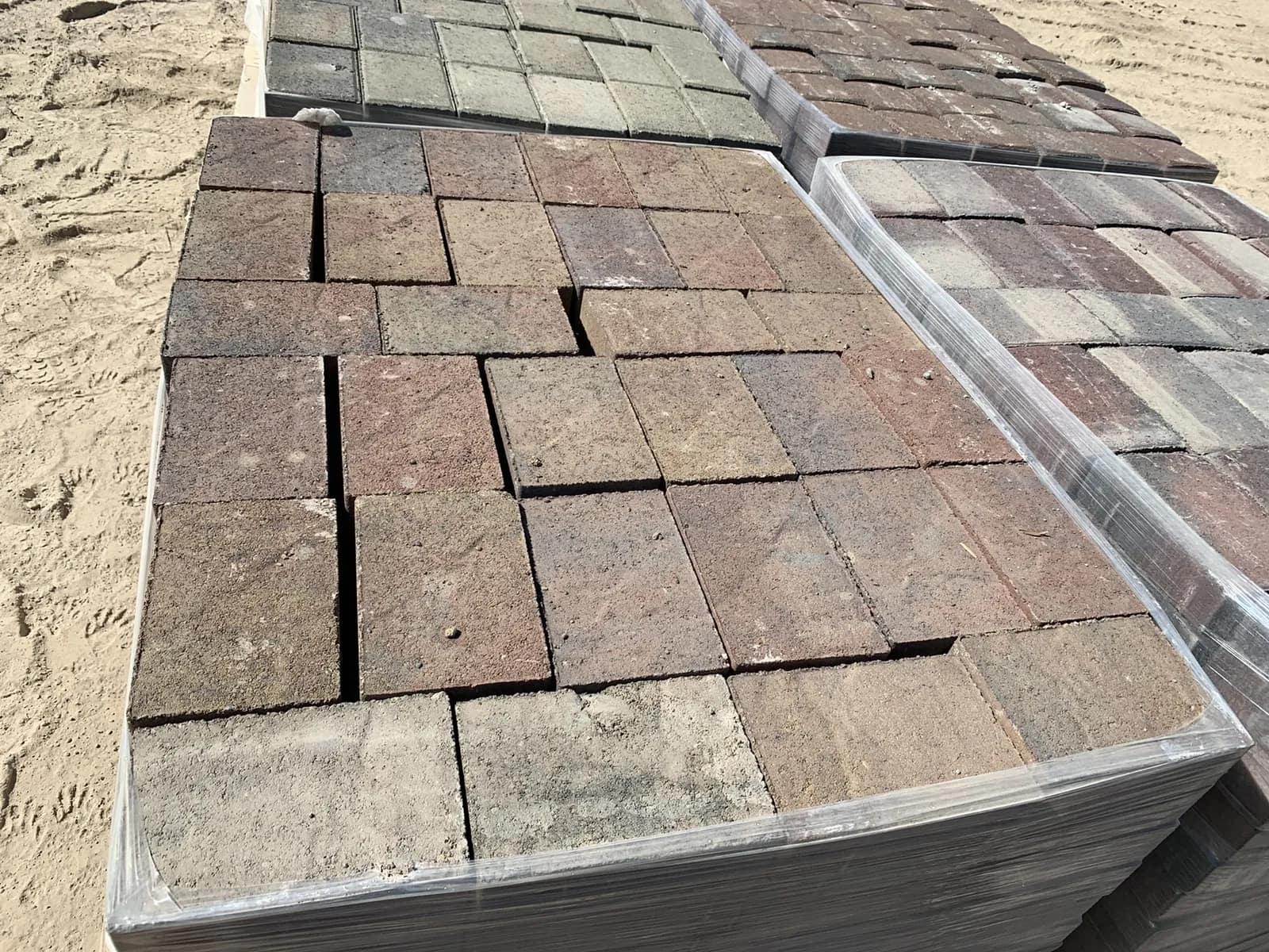 (1) Pallet Century Stone Sonoma Blend Rectangle Pavers, photo 3 of 3