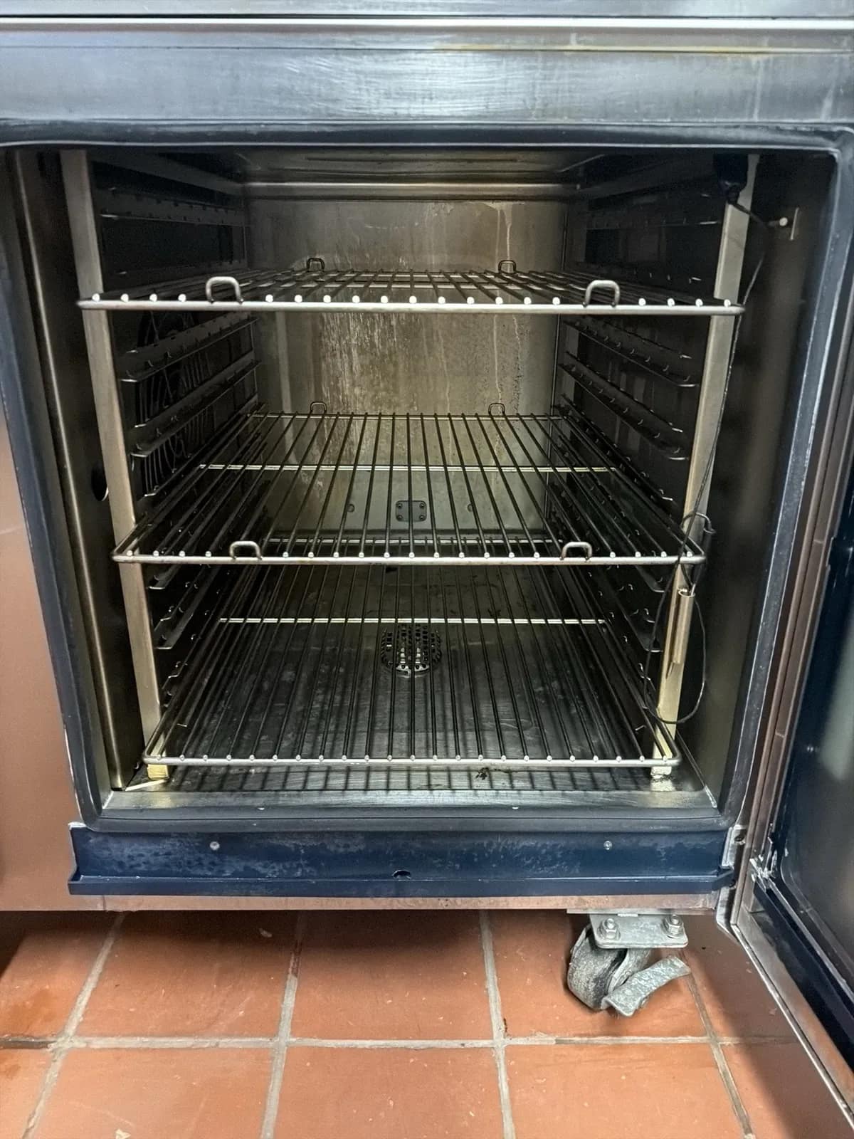 Alto-Shaam Full Size Combi Oven, Boilerless, Natural Gas, 120 Electric, photo 5 of 6