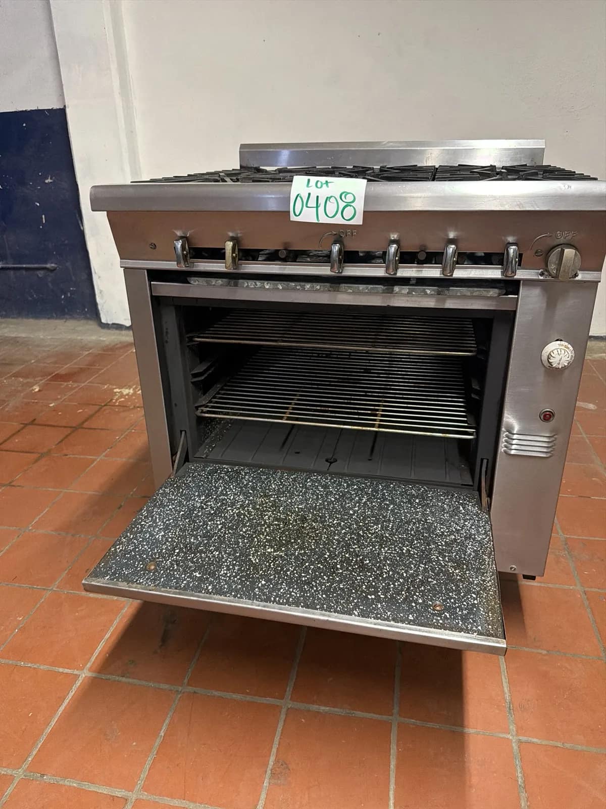 Montague 6 Burner Range Natural Gas, Standard Oven, photo 6 of 6