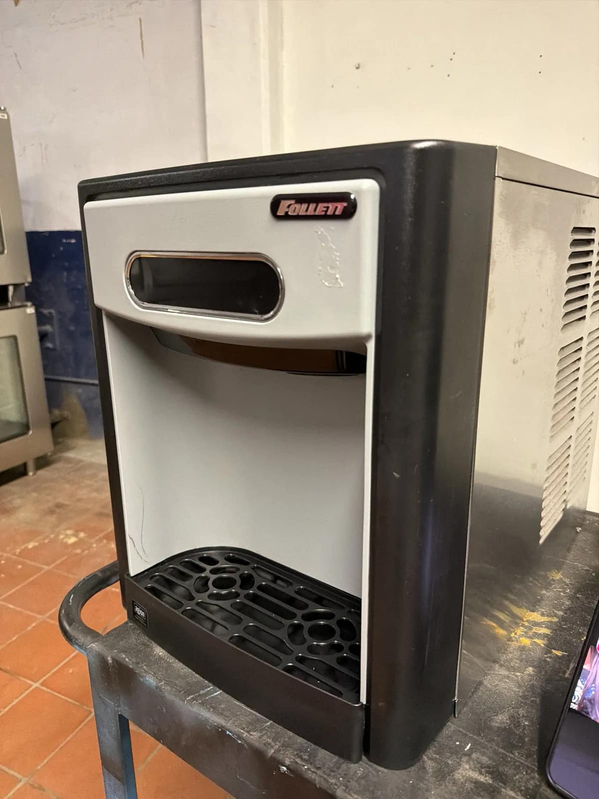 Follett Ice Nuggets Ice Maker/Dispenser, photo 2 of 5