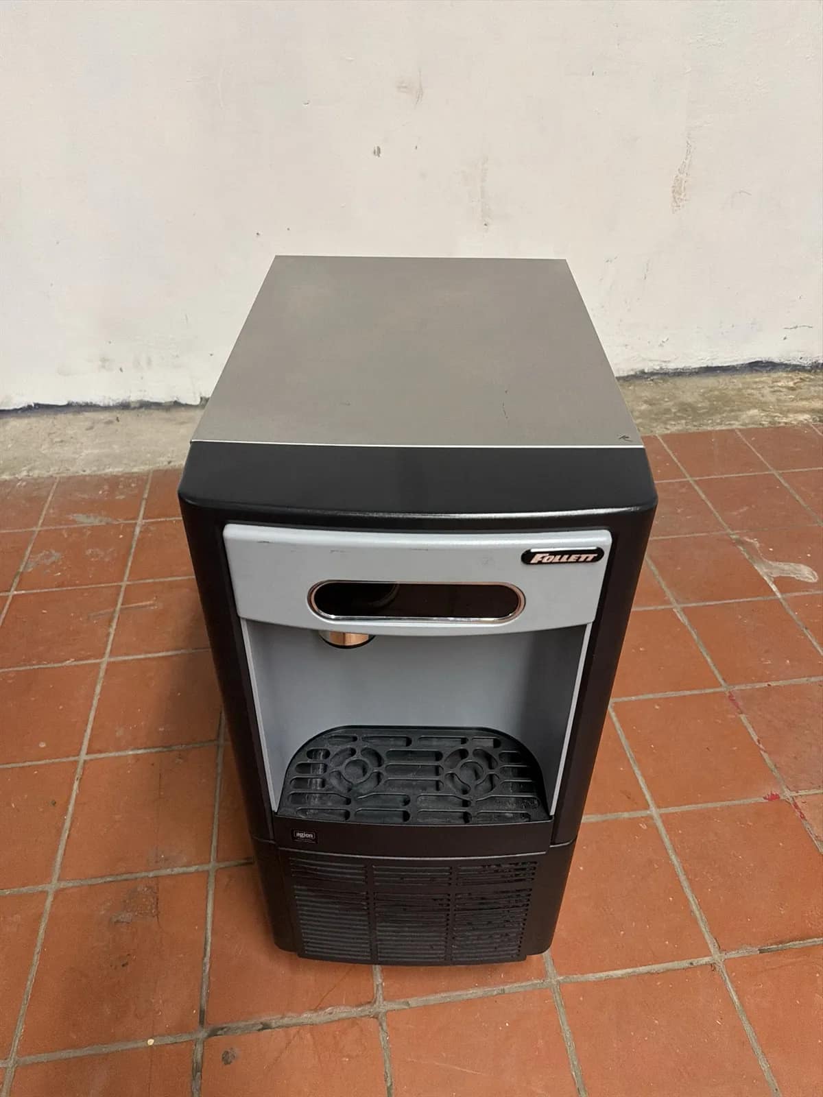 Follett Floor Model Nuggets Ice Maker, photo 4 of 6
