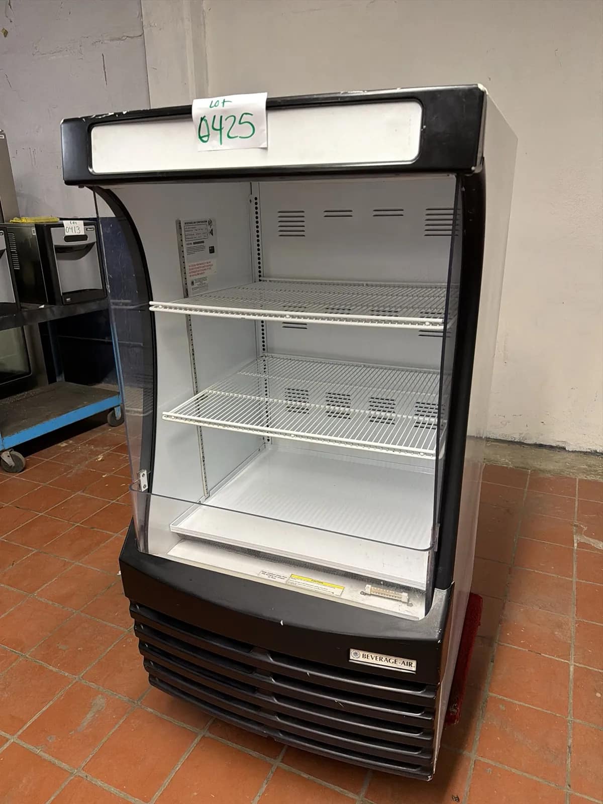 Beverage Air Grab And Go Display Case, photo 4 of 5
