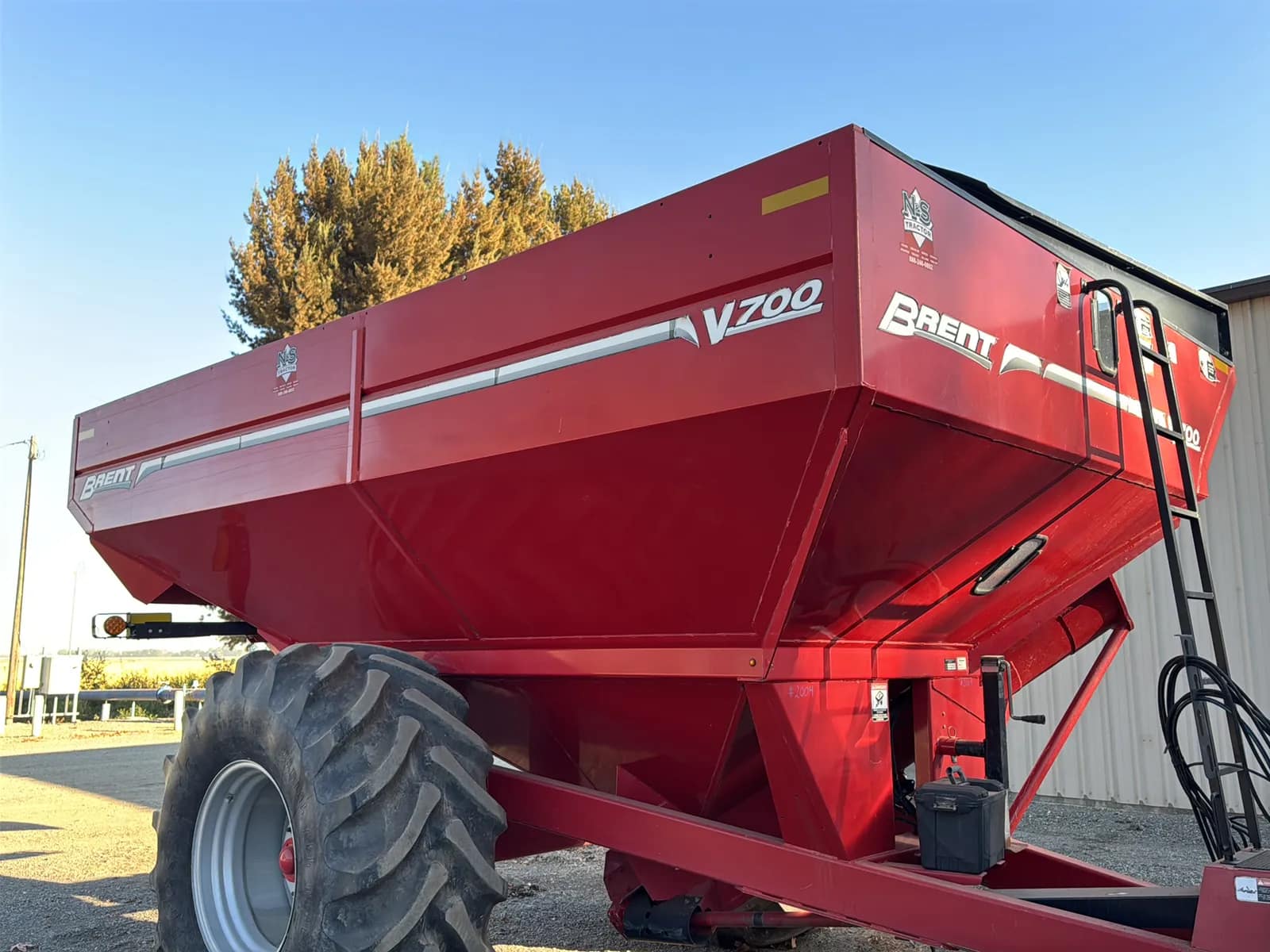 Unverferth Brent Grain Cart V700, photo 8 of 24