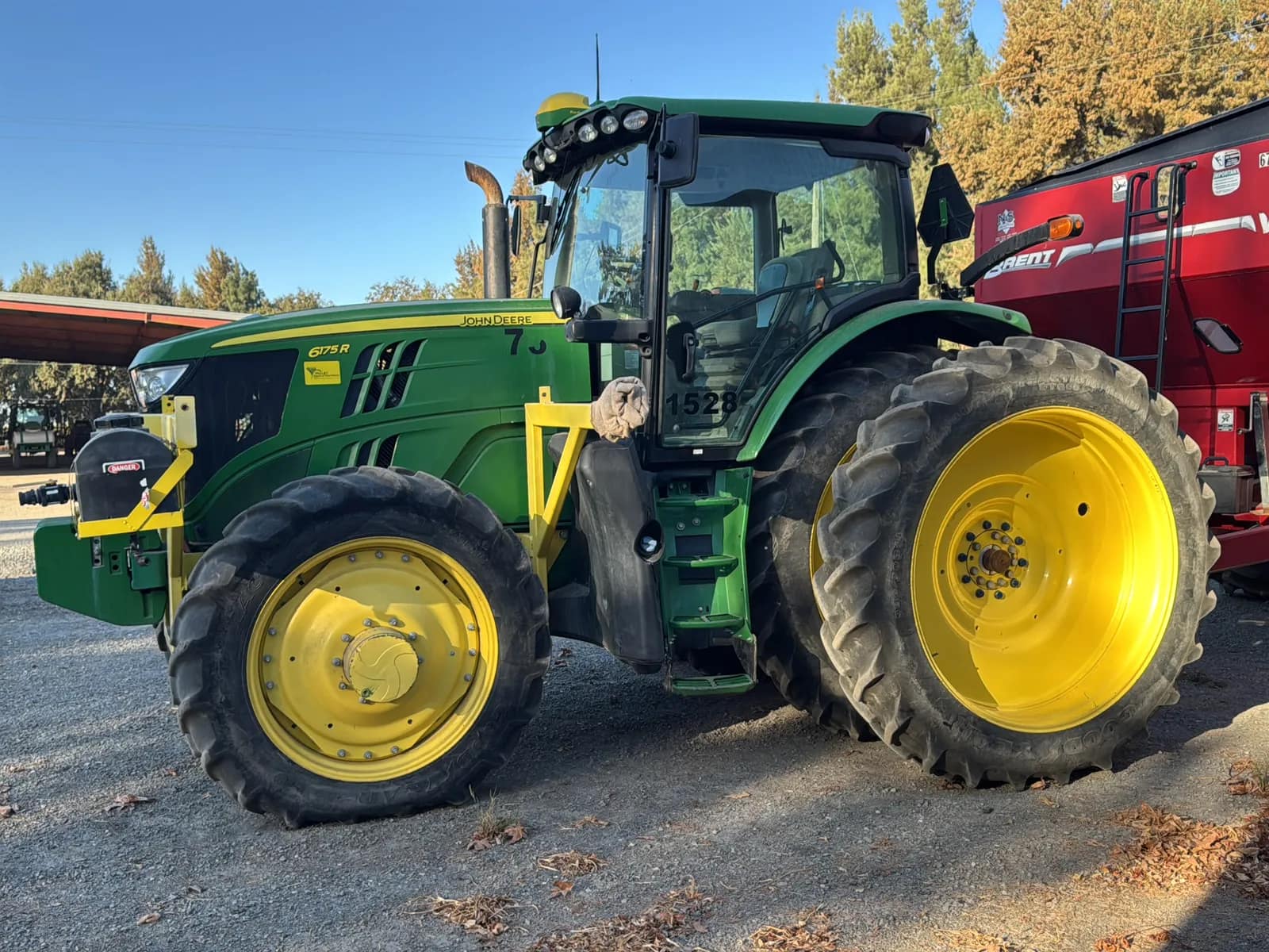John Deere 6175R, photo 2 of 29