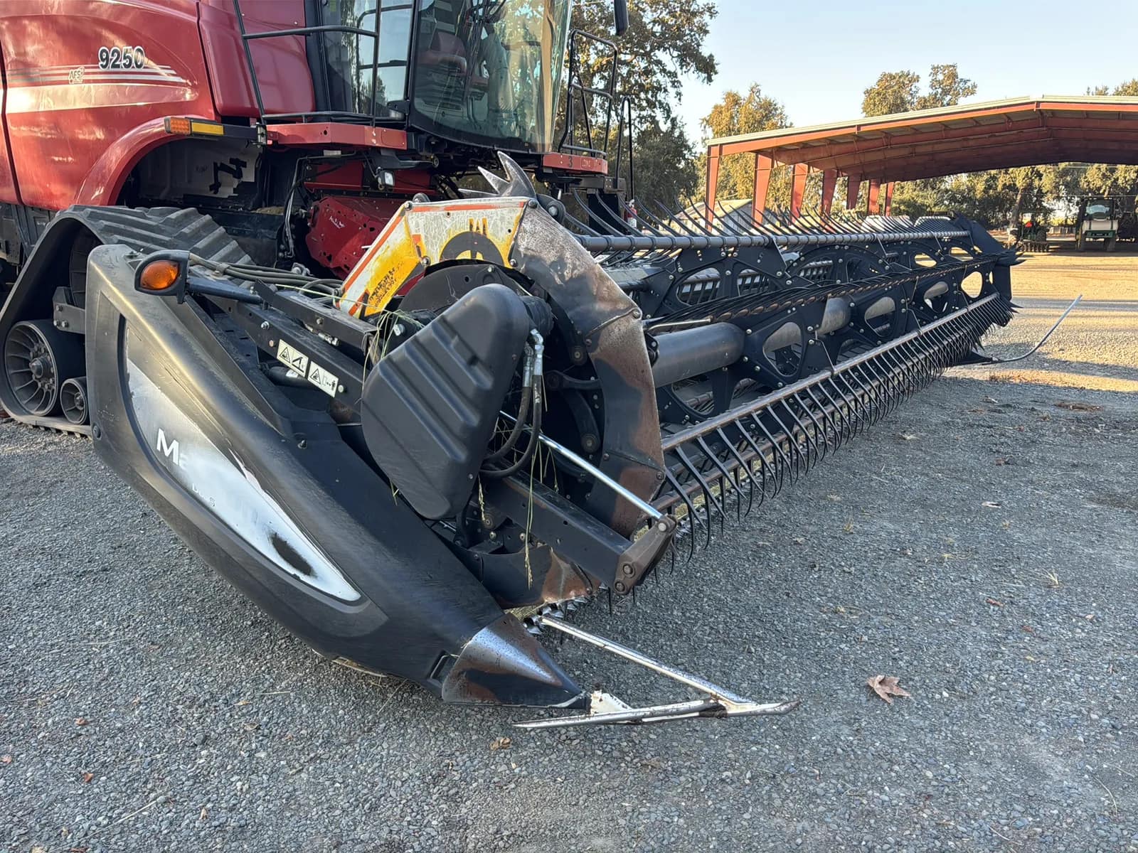 MacDon D65-S Draper Header, photo 2 of 9