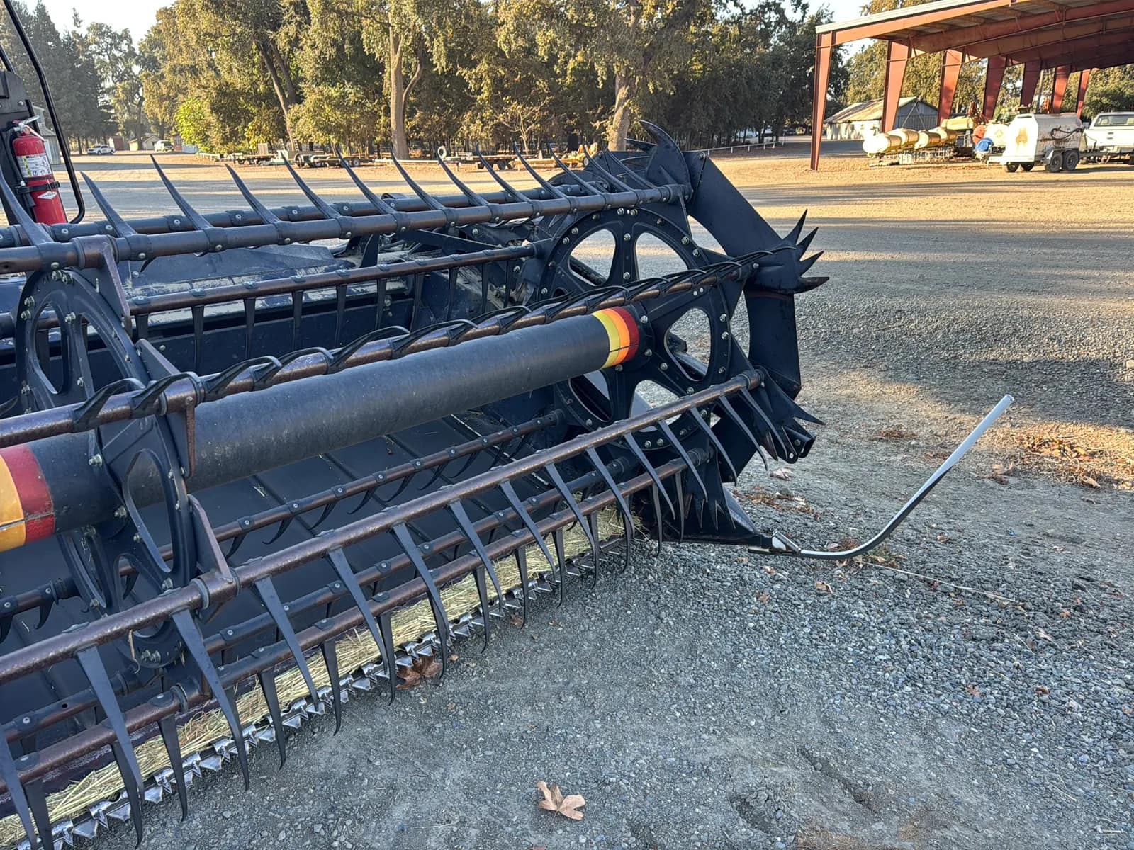 MacDon D65-S Draper Header, photo 8 of 9