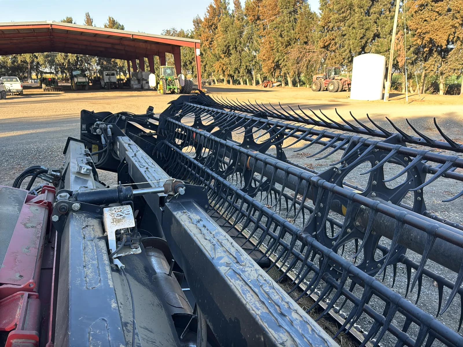 MacDon D65-S Draper Header, photo 7 of 9