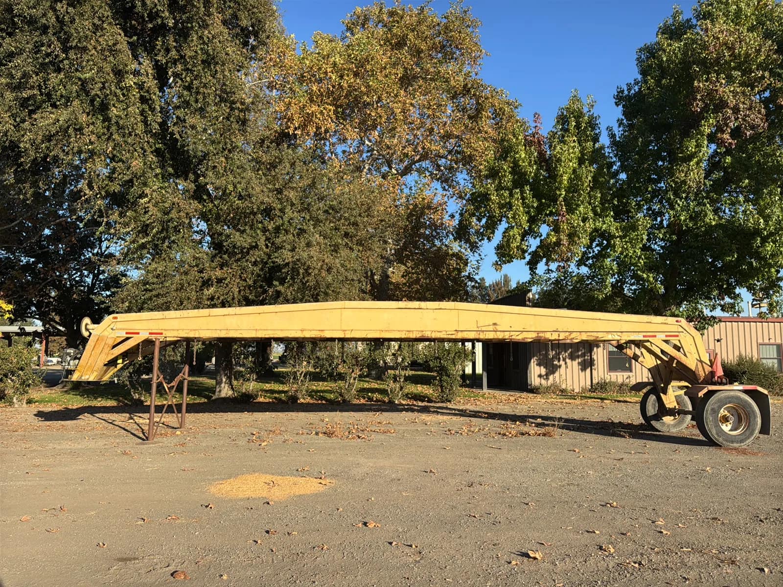 30’ Carry All Gooseneck Trailer With Stands, photo 2 of 29