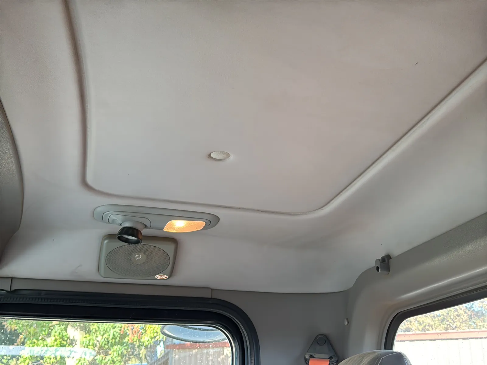 2016 Peterbilt PB348 2-Axle Automatic Tractor Trailer, photo 46 of 73