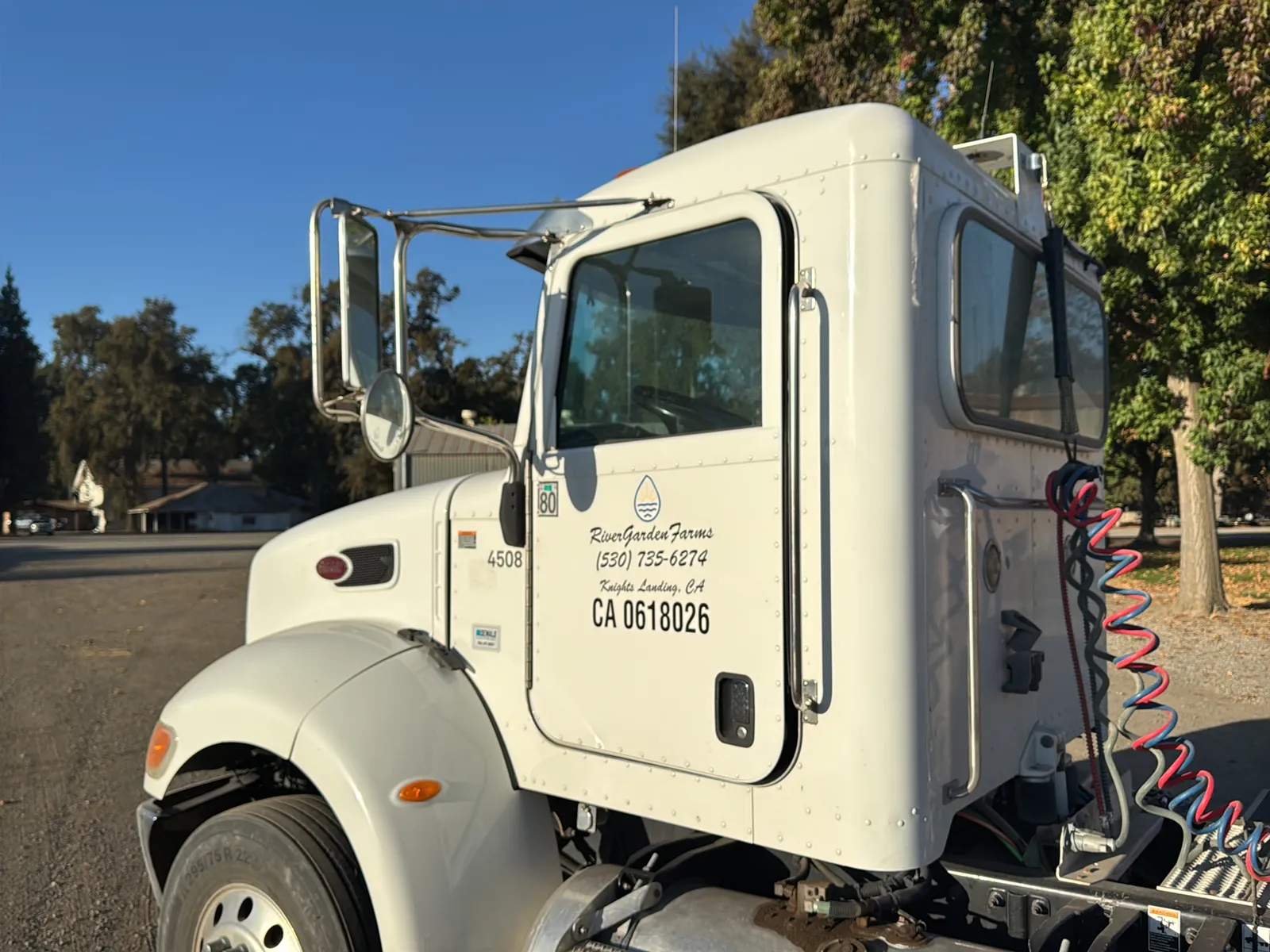 2016 Peterbilt PB348 2-Axle Automatic Tractor Trailer, photo 12 of 73
