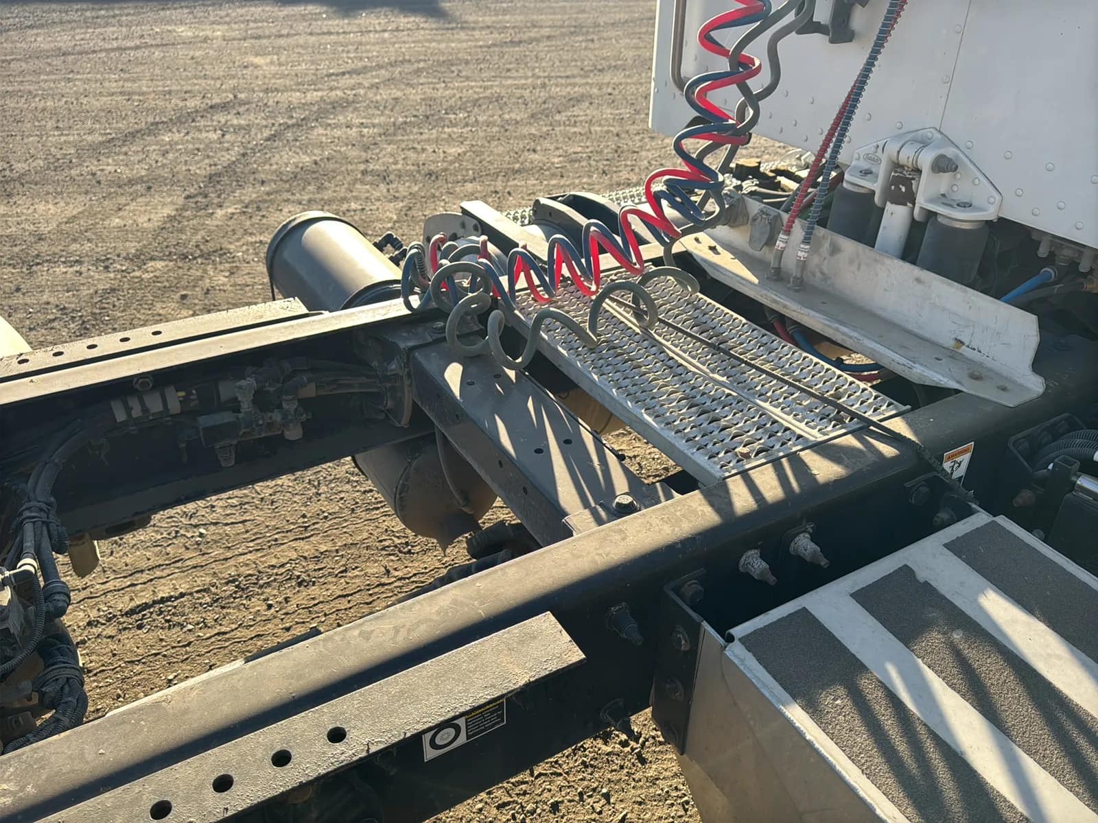 2016 Peterbilt PB348 2-Axle Automatic Tractor Trailer, photo 22 of 73
