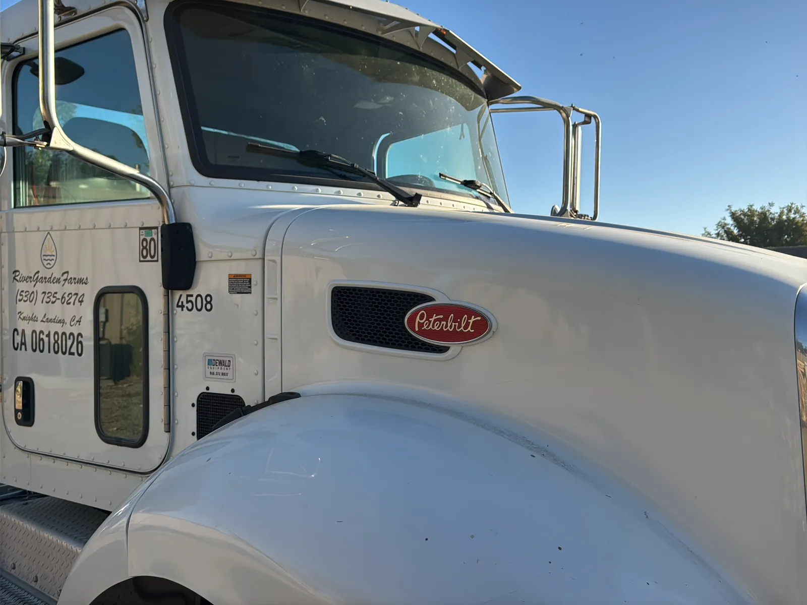 2016 Peterbilt PB348 2-Axle Automatic Tractor Trailer, photo 26 of 73